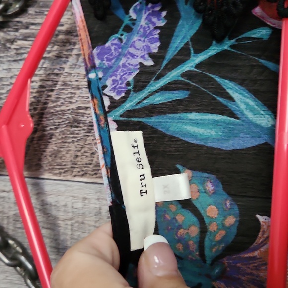 Beautiful cover up - Picture 5 of 5